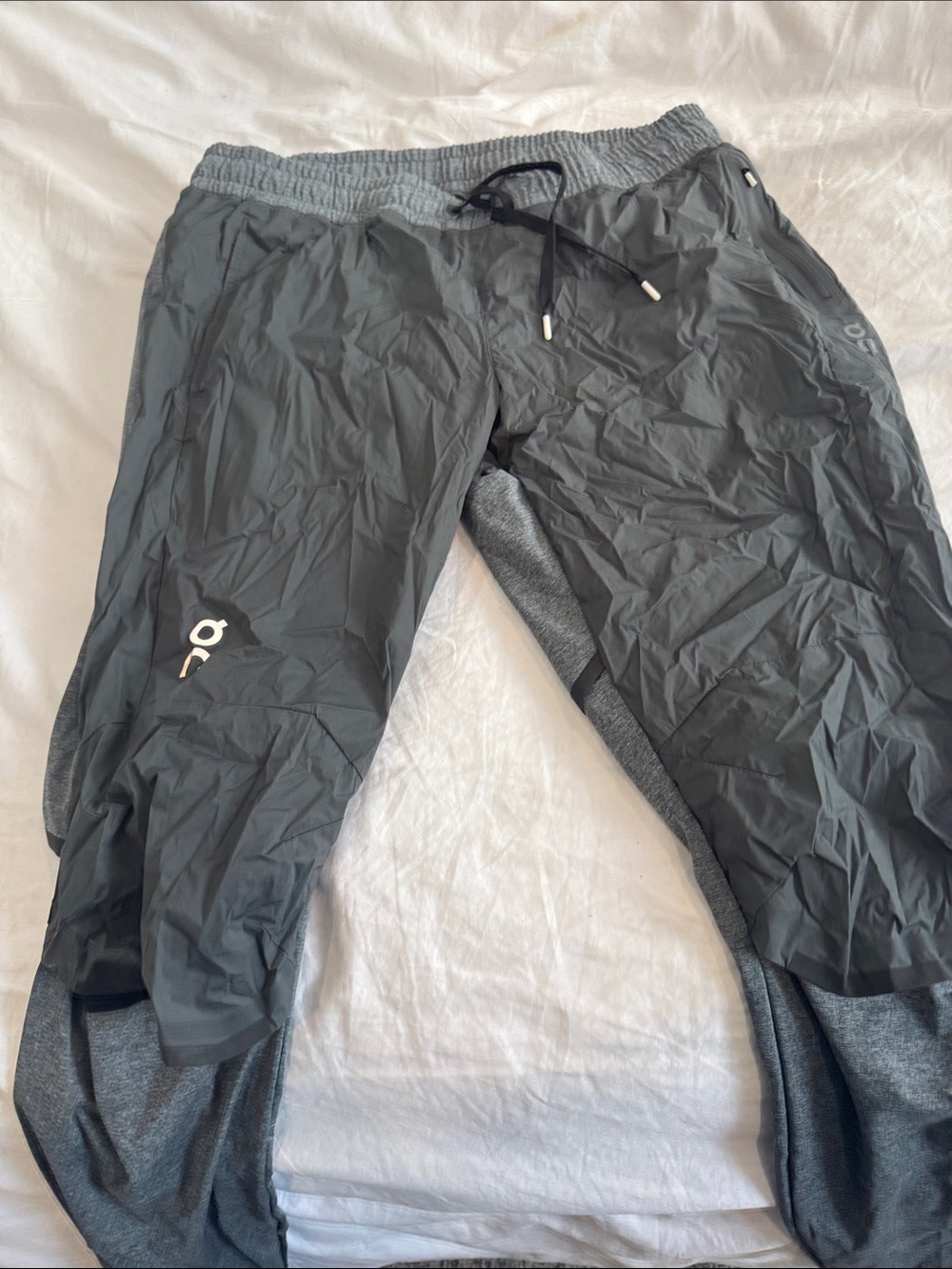 On Running Men's Dark Gray Two-Tone Joggers